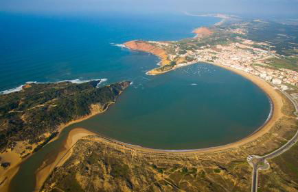 Casa das Grutas - Spacious villa with private parking - Photo 38