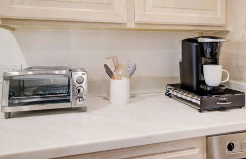 Cali Desert Life - Pool, Golf Cart, Tennis, Bikes - Foto 17