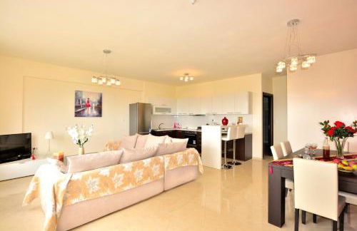 Luxury Suites in Stavromenos - Photo 7