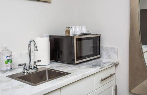 Comfy Studio with Cali King Size Mattress - Foto 20