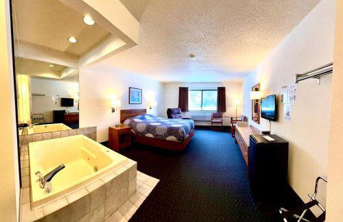 Boulder Junction Motor Lodge - Photo 2