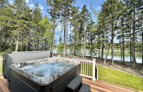 New 2023 Waterfront Home near Acadia with Hot Tub - Foto 50