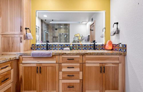 Spectacular condo with private golf privileges includes golf cart on Monterey Country Club !! - Foto 18