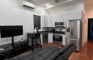 Modern Comfort 2BR Haven shared with the host - Foto 2