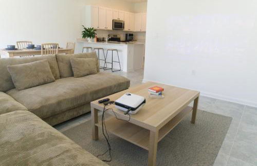 Modern Bright Home - Pool, Parks and Disney - Foto 2