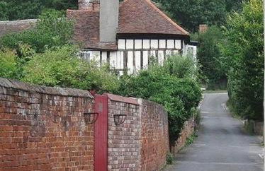 Beautiful Cottage opposite Hedingham Castle! - Photo 24