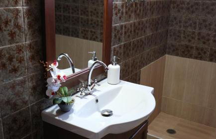 Demie and George Ηouse - Foto 27