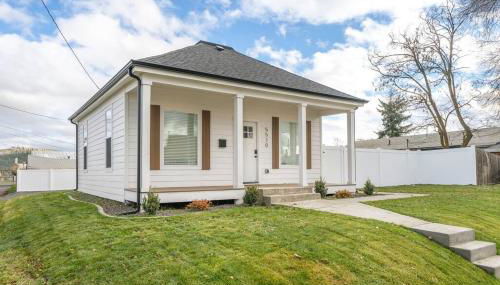 Updated Family Friendly Hillyard Gem NEW HOT TUB! - Foto 1