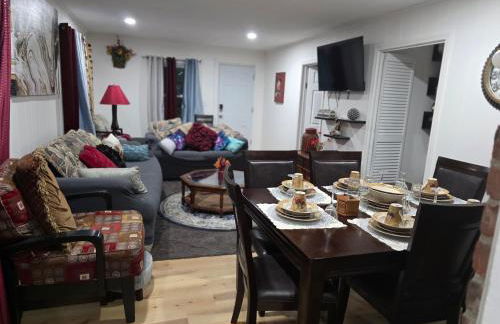 Charming 3 bedroom 2 bath home in Bloomfield with wishing well - Foto 44