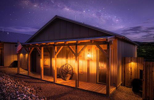 Miners Cabin #4 - King Bed - Private Balcony with Views - Foto 47