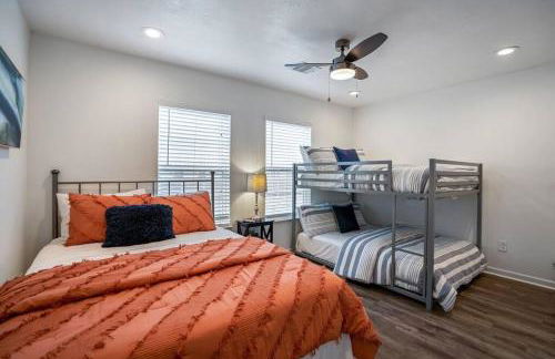 Winter Retreat 3b 3ba Huge backyard Mins from Downtown - Foto 20