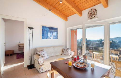 GuestHost - APT with balcony close to Switzerland! - Photo 1