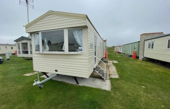 3-bed Caravan in Walton on the Naze - Photo 1
