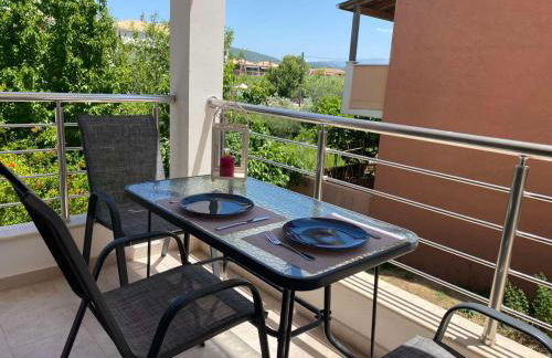 Phil's Apartments - Photo 30