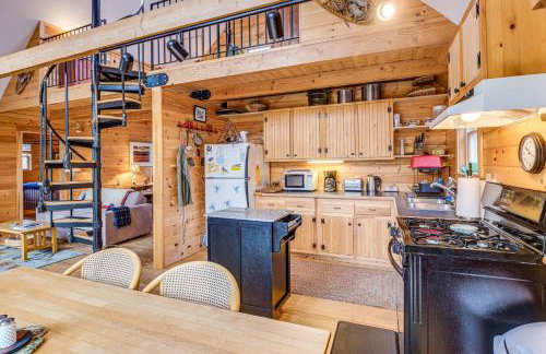 Lamoine Cabin with Deck about 16 Mi to Acadia Natl Park - Foto 10