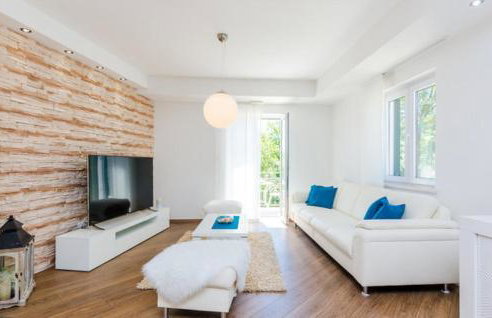 Villa Kate - outdoor pool, 4 bedrooms, free parking - Photo 12