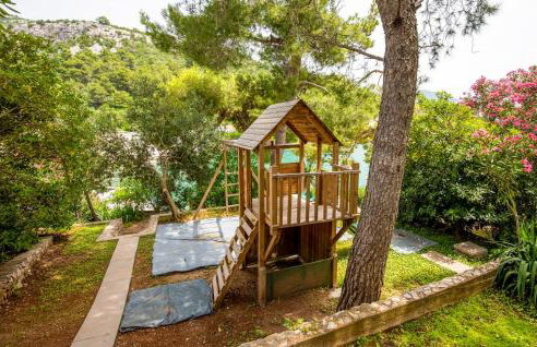 Beautiful Apartment In Klek With Wifi - Photo 7