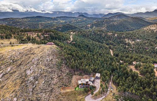 Hot Tub and Scenic Views at The Bailey Lodge - Foto 65
