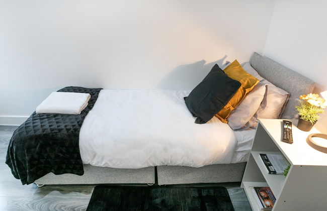 Nottingham Top Serviced Home - Photo 13