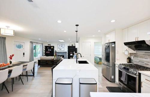 @ Marbella Lane - Exquisite Home 3BR - Photo 2