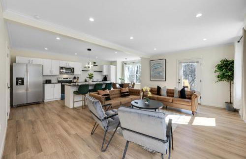 Spacious House in Prime Location - Photo 8