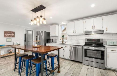 Stone Cottage 3 Bedroom Getaway - Stroll to DT Franklin - Historic Blakely House - Foto 11