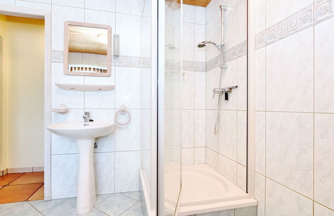 Modern Holiday Home in Schönberg with Hot Tub - Photo 28