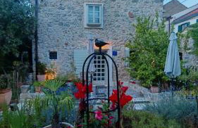 Sundial Stone House - Photo 15