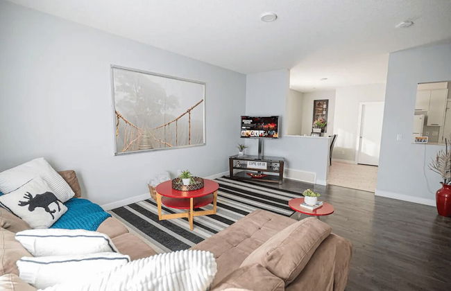 Stunning Home - Photo 10