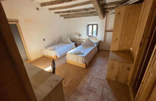 CASA RURAL DE ENSUEÑO EN CANTALLOPS CON 9 HABITACIONES DOBLES CON BAÑOS PRIVADOS Y PISCINA DE 20M x 2,70M - Foto 12