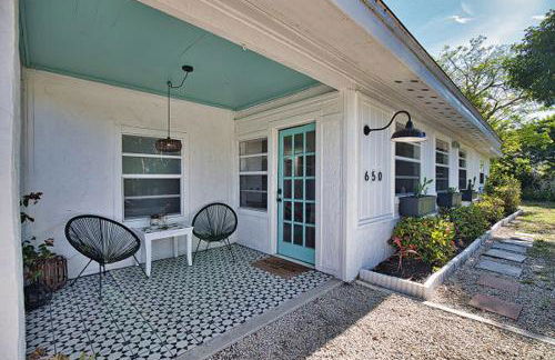 Pet Friendly & Firepit Minutes to Beach Sleeps 6 - Foto 21