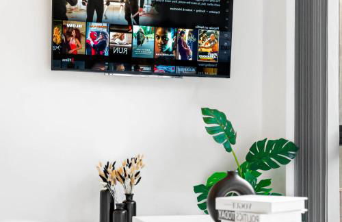 Three Bed House - Parking - Garden - Fast Wi-Fi 19LL - Foto 34