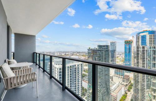 Stunning Lux 2 Bed 2 Bath with Panoramic View from Balcony - Foto 45