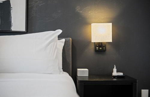 PFR Suites - Highland, 3BR 2BA Shadyside Condo, Penthouse Unit, 2 Decks, Off-Street Parking, 4th Floor Walkup - Foto 37