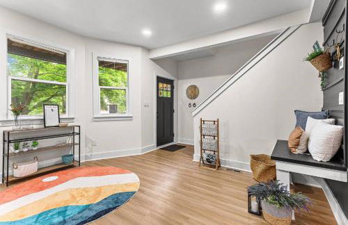 Spacious 4BR House Near Downtown, Perfect for Groups & Pets - Foto 32