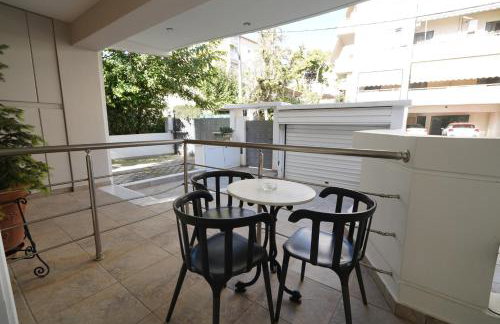 Garden Apartment next to the Mall -Private Parking - Photo 25