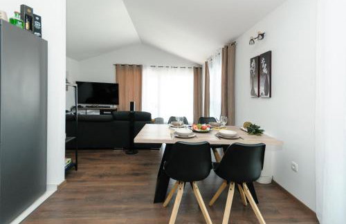 Luxury Villa With Heated Pool, Terrace, and Outdoor Amenities for Relaxation - Foto 66