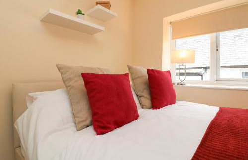 Courtyard Cottage - Photo 14