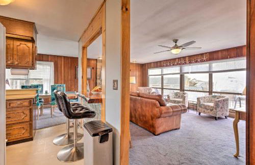 Rhode Island Oceanview Retreat Walk to Shore! - Foto 8