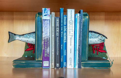 Spacious Leech Lake Home on 2 Private Acres, 200' of lake shore 15 Minutes to Walker with boat lift, dock, swimming, fire pit - Foto 20