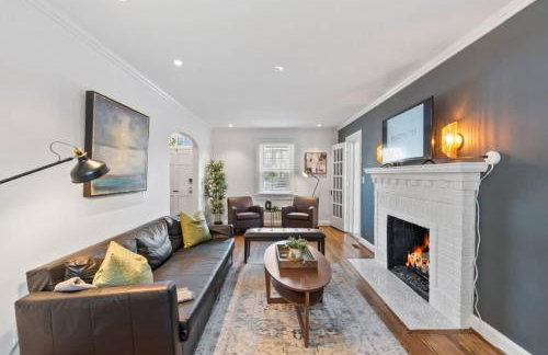 Massive 5BR Historic CozySuites House - Photo 4