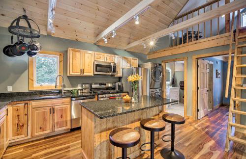 Newly Built Cabin w/ Hot Tub - 16 Mi to Stowe Mtn! - Foto 6