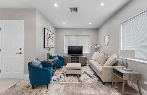 Modern 3 BR Villa Near Beach & FLL - Photo 6