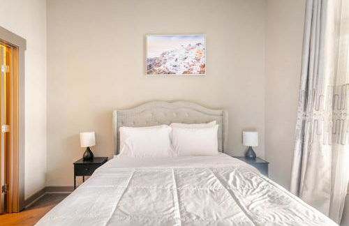 Stylish 1BR Uptown Apartment - Photo 6