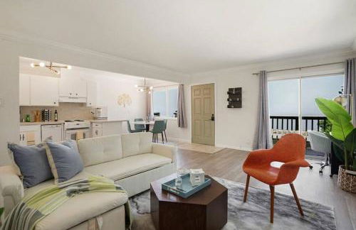 Charming 2BR Coastal Getaway in Pacifica - Photo 40