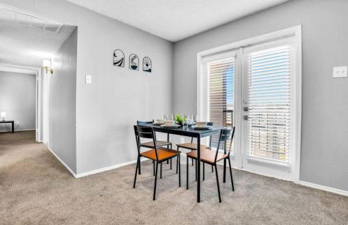 Spacious 2BR Apartment with Pool and Gym - Foto 9