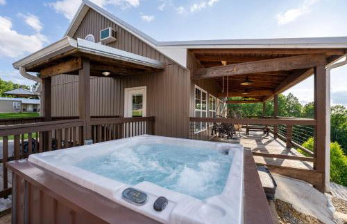 Mountain High Cabin with hot tub fire pit & indoor pool - Foto 35