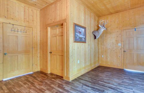 Tranquil La Prairie Retreat with Patio and Fireplace! - Foto 18