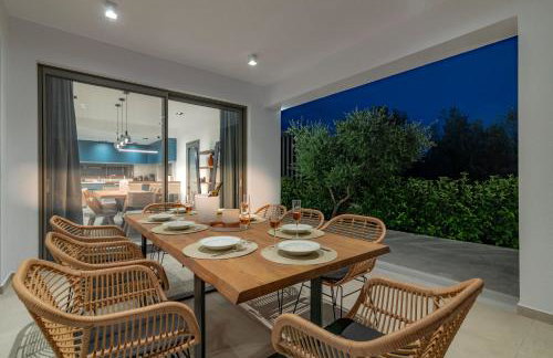 Antonia Villa - Luxurious Serenity with Private Pool, by ZanteWize - Foto 33