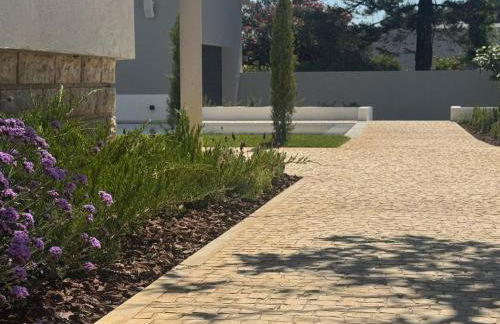 Casa com jardim perto da praia - Foto 8